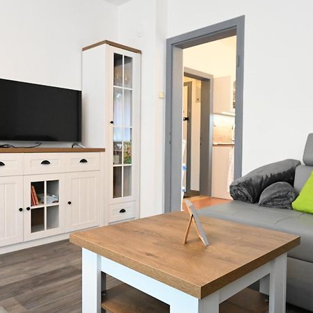 Rodinny Apartman U Broumovskeho Namesti エクステリア 写真