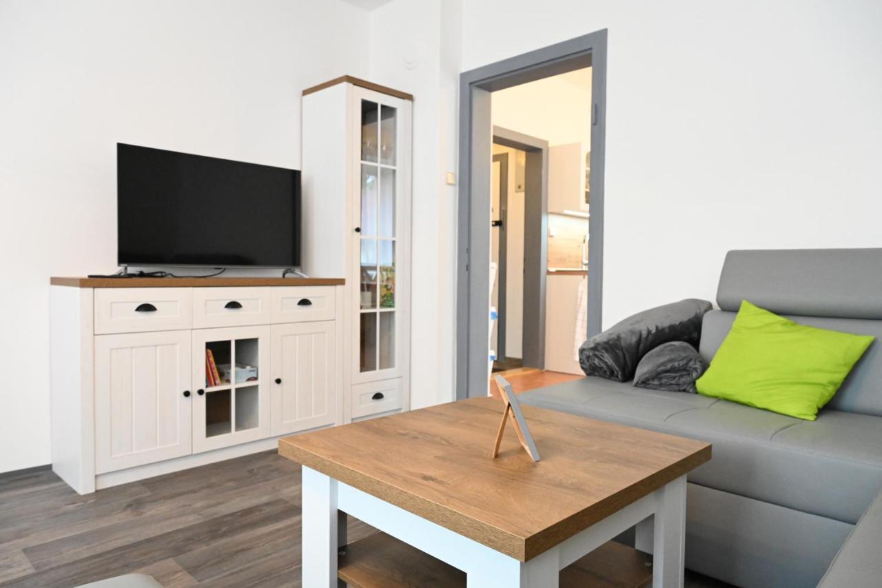 Rodinny Apartman U Broumovskeho Namesti エクステリア 写真