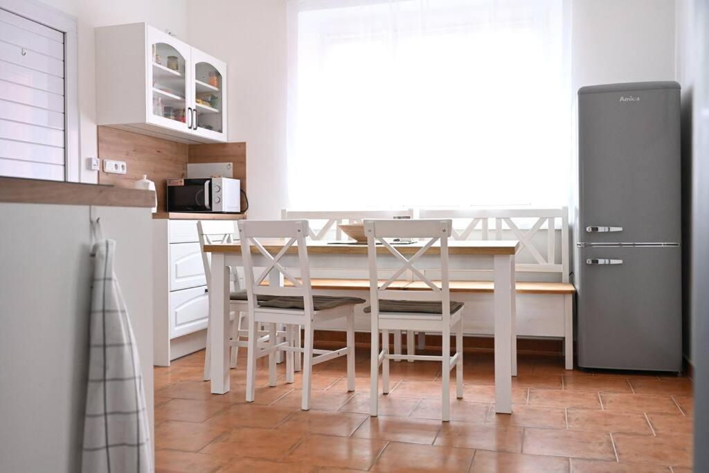 Rodinny Apartman U Broumovskeho Namesti エクステリア 写真
